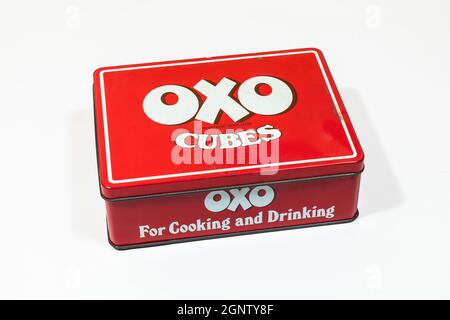 https://l450v.alamy.com/450v/2gnty8f/old-vintage-oxo-cubes-tin-2gnty8f.jpg