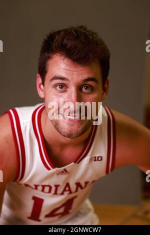 Bloomington, United States. 27th Sep, 2021. Indiana University basketball player Nathan Childress (14) poses for a portrait during the team's media day at Simon Skjodt Assembly Hall in Bloomington. (Photo by Jeremy Hogan/SOPA Images/Sipa USA) Credit: Sipa USA/Alamy Live News Stock Photo