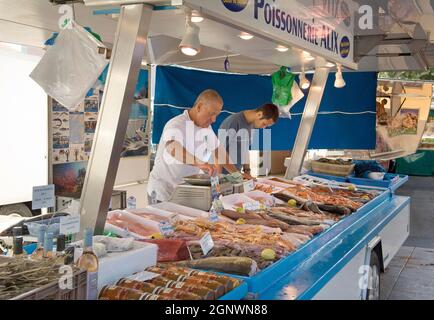 Open air fish market in Sanary Sur Mer, France., Credit:ChrisLJones / Avalon Stock Photo