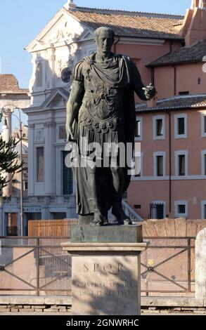 Bronze statue of Emperor Julius Caesar, Via dei Fori Imperiali, Rome, Italy Stock Photo