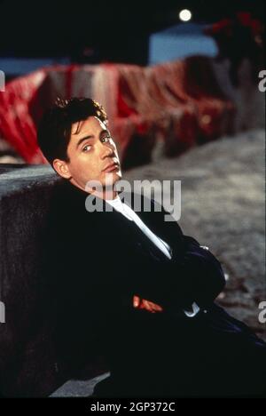 ONLY YOU (1994) ROBERT DOWNEY JR, MARISA TOMEI ONLY 042 Stock Photo - Alamy