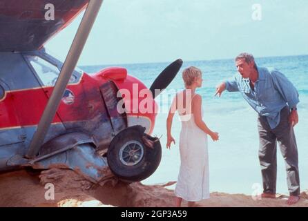 SIX DAYS SEVEN NIGHTS, from left: Harrison Ford, Anne Heche, 1998