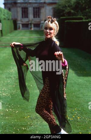 SPLITTING HEIRS, Barbara Hershey, 1993. ph. Clive Coote © Universal