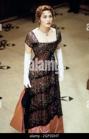 TITANIC, Kate Winslet, 1997. ph: Merie W. Wallace / TM and Copyright 20th Century Fox Film Corp. All rights reserved. Courtesy: Everett Collection Stock Photo - Alamy TITANIC, Kate Winslet, 1997. ph: Merie W. Wallace / TM and Copyright 20th Century Fox Film Corp. All rights reserved. Courtesy: Everett Collection Stock Photo - Alamy
