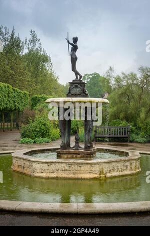 Diana the Huntress, Greek Goddess water fountain in Hyde Park, London, UK Stock Photo