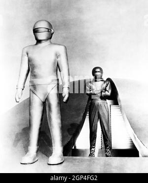 THE DAY THE EARTH STOOD STILL, from foreground: Michael Rennie, Gort ...