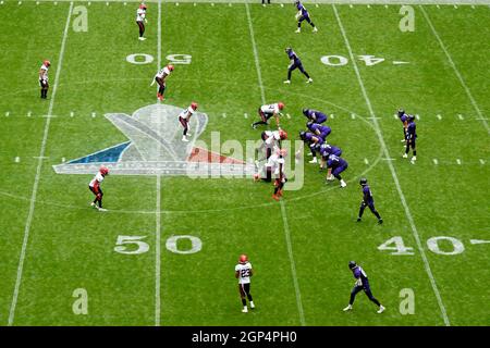 Merkur Spielarena Duesseldorf Germany, 26.9.2021, American Football:  European League of Football Championship Game, Hamburg Sea Devils (white)  vs Frankfurt Galaxy (purple) — Hamburg helmet Stock Photo - Alamy