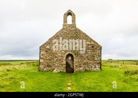 St Marys Church, Tal-y-llyn. Friendless chapel. Aberffraw, Anglesey, North Wales, UK, landscape Stock Photo