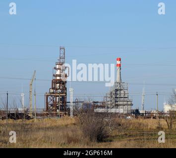 Distillation columns and heating furnace. The equipment for oil ...