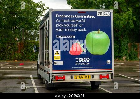 Slough, UK. 28th September, 2021. Tesco supermarkets have warned that due to the ongoing supply chain issues some products may not be available in their supermarkets this Christmas. Staff shortages due to the Covid-19 Pandemic, unfilled vacancies and a shortage of lorry drivers following Brexit as some of the issues impacting businesses. Credit: Maureen McLean/Alamy Stock Photo
