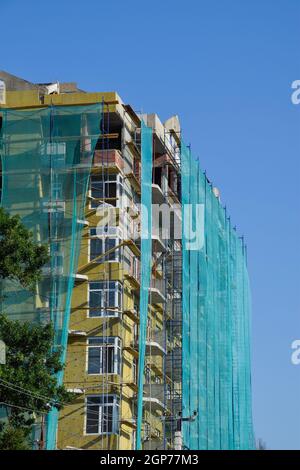 Safety net in the newly built high-rise building Stock Photo - Alamy