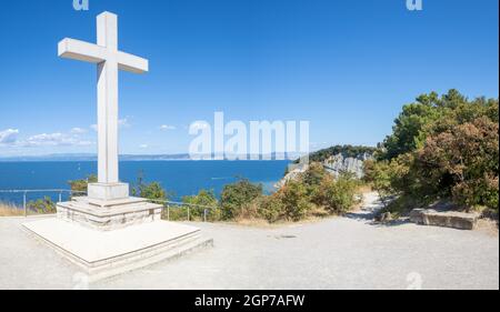 White cross, beli kriz, Gulf of Trieste, Strunjan, Adriatic coast, Istria, Slovenia Stock Photo