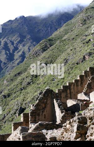 Incan ruins at Ollantaytambo in the Sacred Valley, Peru Stock Photo