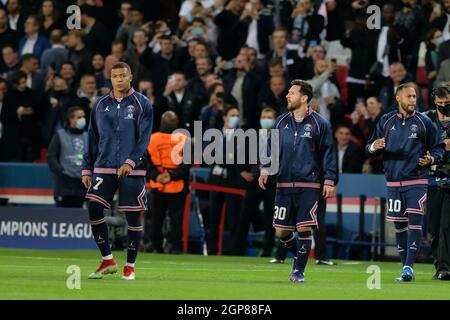 Paris, France. 28th Sep, 2021. PSG Forward KYLIAN MBAPPE LIONEL MESSI and NEYMAR JR during the UEFA Champions League Group stage Group A between Paris Saint Germain and Manchester City at Parc des Princes Stadium - Paris France.Paris SG won 2:0 (Credit Image: © Pierre Stevenin/ZUMA Press Wire) Stock Photo