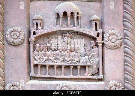 Last Supper on the San Ranieri gate of the Cathedral St. Mary of the Assumption in Pisa, Italy Stock Photo