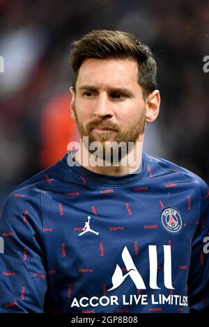 PARIS, FRANCE - SEPTEMBER 28: Lionel Messi of Paris Saint-Germain ...