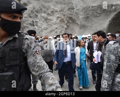Srinagar, India. 28th Sep, 2021. BALTAL, INDIA - SEPTEMBER 28: Union Transport Minister Nitin Gadkari reviews the construction work at Zojila Tunnel on September 28, 2021 in Baltal, India. Zojila tunnel is of significant importance with regard to national security and development to both UTs as it will provide round the year connectivity to the Ladakh region- Kargil and Leh. (Photo by Waseem Andrabi/Hindustan Times/Sipa USA) Credit: Sipa USA/Alamy Live News Stock Photo