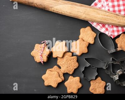 baked star-shaped gingerbread cookie, top view Stock Photo