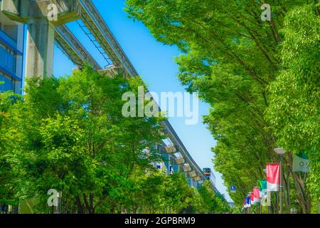 Tama Monorail and the fresh green. Shooting Location: Tokyo Tachikawa Stock Photo