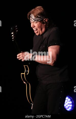 HUNTINGTON, NY - SEPT 23: Singer George Thorogood performs on stage at the Paramount on September 23, 2021 in Huntington, New York. Stock Photo