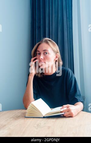 Young woman reading Stock Photo