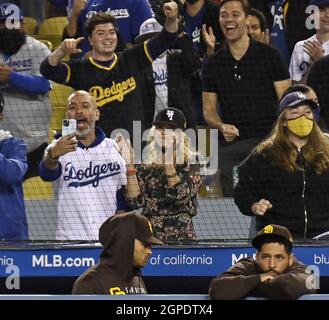 Maker of Jacket MLB Los Angeles Dodgers Walker Buehler