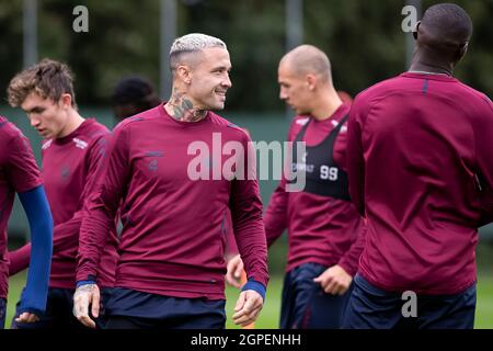 Antwerp's Radja Nainggolan pictured during a training session of Belgian soccer team Royal Antwerp FC, Wednesday 29 September 2021, in Antwerp, ahead Stock Photo