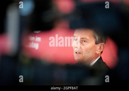 Berlin, Germany. 29th Sep, 2021. Rolf Mützenich, chairman of the SPD parliamentary group, gives a press conference after his re-election. Credit: Kay Nietfeld/dpa/Alamy Live News Stock Photo