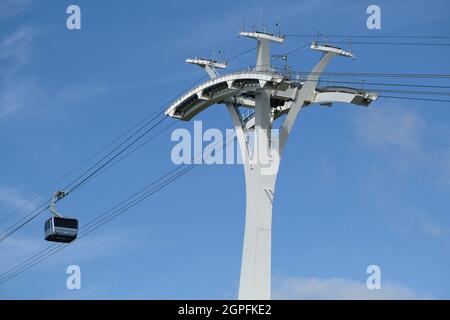 Toulouse, France. 29th Sep, 2021. In Toulouse (France), Téléo, the largest urban cable car, will be put into operation in the first half of 2022. 3km long, and for a budget of 82 million euros, it will make it possible to engage the hillside of the hospital Rangueil, and to make a transverse junction of 2 major axes of the urban periphery. Site visit on September 29, 2021. Photo by Patrick Batard/ABACAPRESS.COM Credit: Abaca Press/Alamy Live News Stock Photo