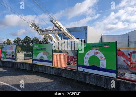 Toulouse, France. 29th Sep, 2021. In Toulouse (France), Téléo, the largest urban cable car, will be put into operation in the first half of 2022. 3km long, and for a budget of 82 million euros, it will make it possible to engage the hillside of the hospital Rangueil, and to make a transverse junction of 2 major axes of the urban periphery. Site visit on September 29, 2021. Photo by Patrick Batard/ABACAPRESS.COM Credit: Abaca Press/Alamy Live News Stock Photo