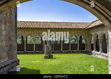 France, Haute Garonne, route of St Jacques de Compostelle, Saint-Bertrand-de-Comminges, Notre-Dame de Saint-Bertrand-de-Comminges cathedral' cloister Stock Photo