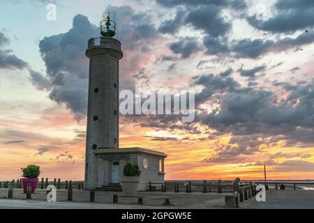 France, Somme, Baie de Somme, Le Hourdel, The lighthouse of the hourdel in the early morning Stock Photo