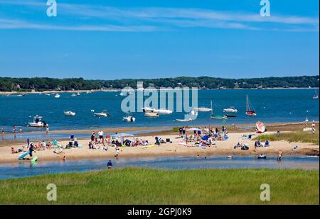 Pleasant Bay's Jackknife/Jacknife Cove Beach attracts sun lovers and vacationers to its tranquil, scenic location in Chatham, Massachusetts. Stock Photo