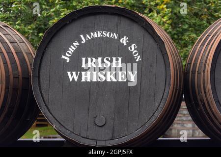 Irish Whiskey wooden barrel at Old Jameson Whiskey Distillery, Distillery Walk, Midleton (Mainistir na Corann), County Cork, Republic of Ireland Stock Photo