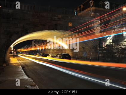 Rue Berri long exposure of bus going through tunnel Stock Photo