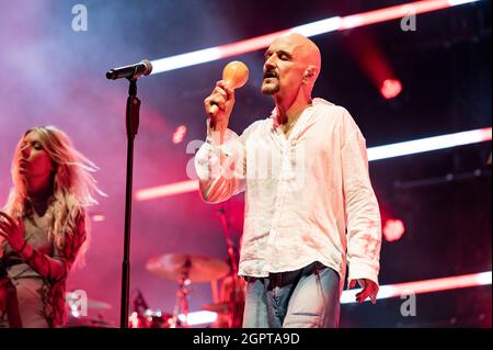 Manchester, UK. 04th September 2021. Manchester band James headline day 1 of NBHD Weekender in place of Ian Brown 2021-09-04. Credit:  Gary Mather/Ala Stock Photo