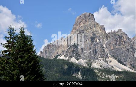 Mount Settesassi, Sassongher, 2665 meters high. Characteristic mountains overlooking the town of Corvara in Val Badia Stock Photo