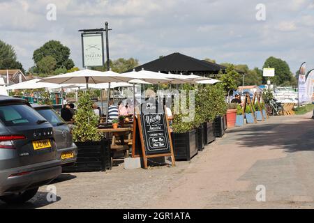 English riverside Pub in Walton-on-Thames, Surrey, UK Stock Photo