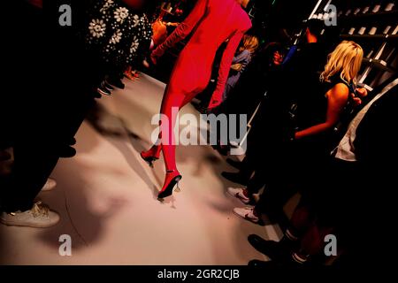 Berlin, Germany. 30th Sep, 2021. Fashion show in the salon at the Grand Opening House of Schwarzkopf - Berlin. Credit: Carsten Koall/dpa/Alamy Live News Stock Photo