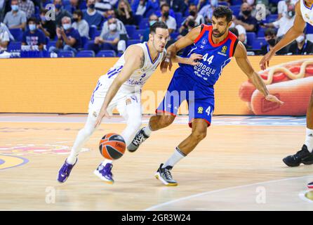 Madrid, Spain. 30th September 2021; Madrid, Spain:  Euroleague Basketball, Real Madrid versus Anadolu Efes Istanbul;  Thomas Heurtel of team Real Madrid and Krunoslav Simon during the Matchday 1 between Real Madrid and Anadolu Efes Istanbul Credit: Action Plus Sports Images/Alamy Live News Stock Photo