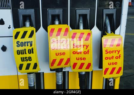 London, UK. A Shell garage runs out of fuel as the petrol panic-buying crisis continues. Signs are placed over petrol pumps. Stock Photo