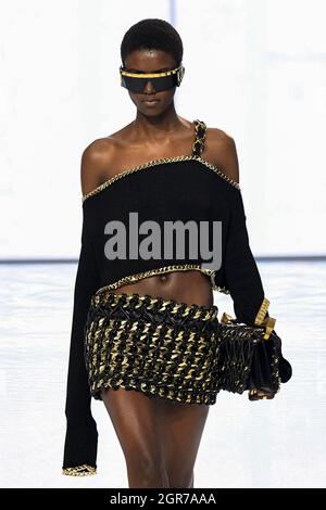 BALMAIN SS22 runway during Paris Fashion Week on September 2021 - Paris, France. 29/09/2021 Stock Photo