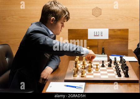 Magnus Carlsen of Norway, worlds number one ranked chess player, taking part in The FIDE World Chess Candidates' Tournament, London, Britain. The winner of the tournament, will compete for the world title against the current world campion India's Viswanathan Anand later this year. Sven Magnus Øen Carlsen (Norwegian: born 30 November 1990) is a Norwegian chess grandmaster and former chess prodigy who is the No. 1 ranked player in the world. His peak rating is 2872, the highest in history. Carlsen was the 2009 World Blitz chess champion.  London, UK.  29 Mar 2013 Stock Photo