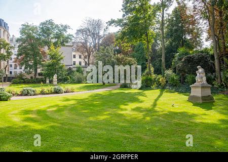 France, Paris, Hotel de Rothelin-Charolais - Ministry of Transformation and Civil Service, the park Stock Photo