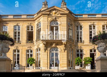 france-paris-the-hotel-de-