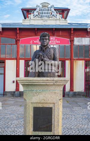 France, Ille-et-Vilaine, Dol-de-Bretagne, stopover town along the GR 34 hiking trail or customs trail, statue of François-Rene de Chateaubriand (1768-1848) who studied at Dol-de-Bretagne Stock Photo