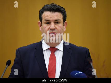 Erfurt, Germany. 01st Oct, 2021. Hubertus Heil (SPD), Federal Minister of Labour and Social Affairs, speaks at the ceremony marking the retirement of the President of the Federal Labour Court. Credit: Martin Schutt/dpa-Zentralbild/dpa/Alamy Live News Stock Photo