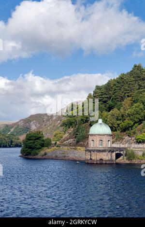 Foel tower and Garreg Ddu dam at Elan valley, Powys, Mid Wales Stock Photo