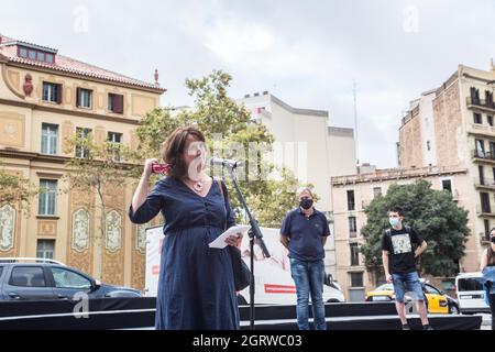 Barcelona, Spain. 01st Oct, 2021. The president of the Catalan National Assembly, Elisenda Paluzie is seen speaking during the commemoration.Representatives of all the Catalan independence parties and entities commemorated the fourth anniversary of the Catalan independence referendum of 2017, convened by the Catalan association, Omnium Cultural. (Photo by Thiago Prudencio/SOPA Images/Sipa USA) Credit: Sipa USA/Alamy Live News Stock Photo