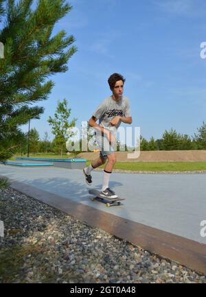 Dobrograd, Vladimir region, Russia. 29 July 2017. Teen on skateboard in the skatepark Stock Photo